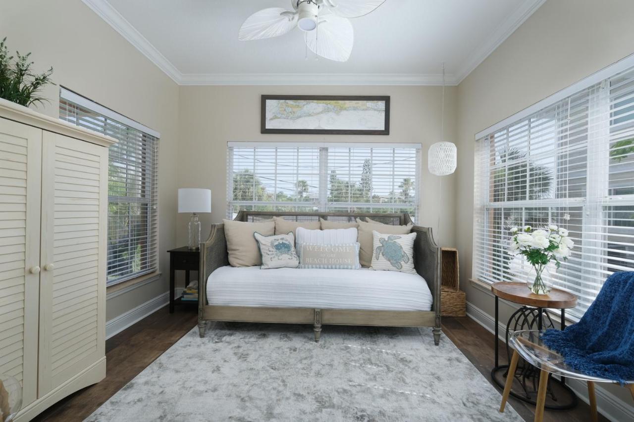 Hibiscus Hideaway Condo Walk To Historic Bridge St 브레이든턴비치 외부 사진