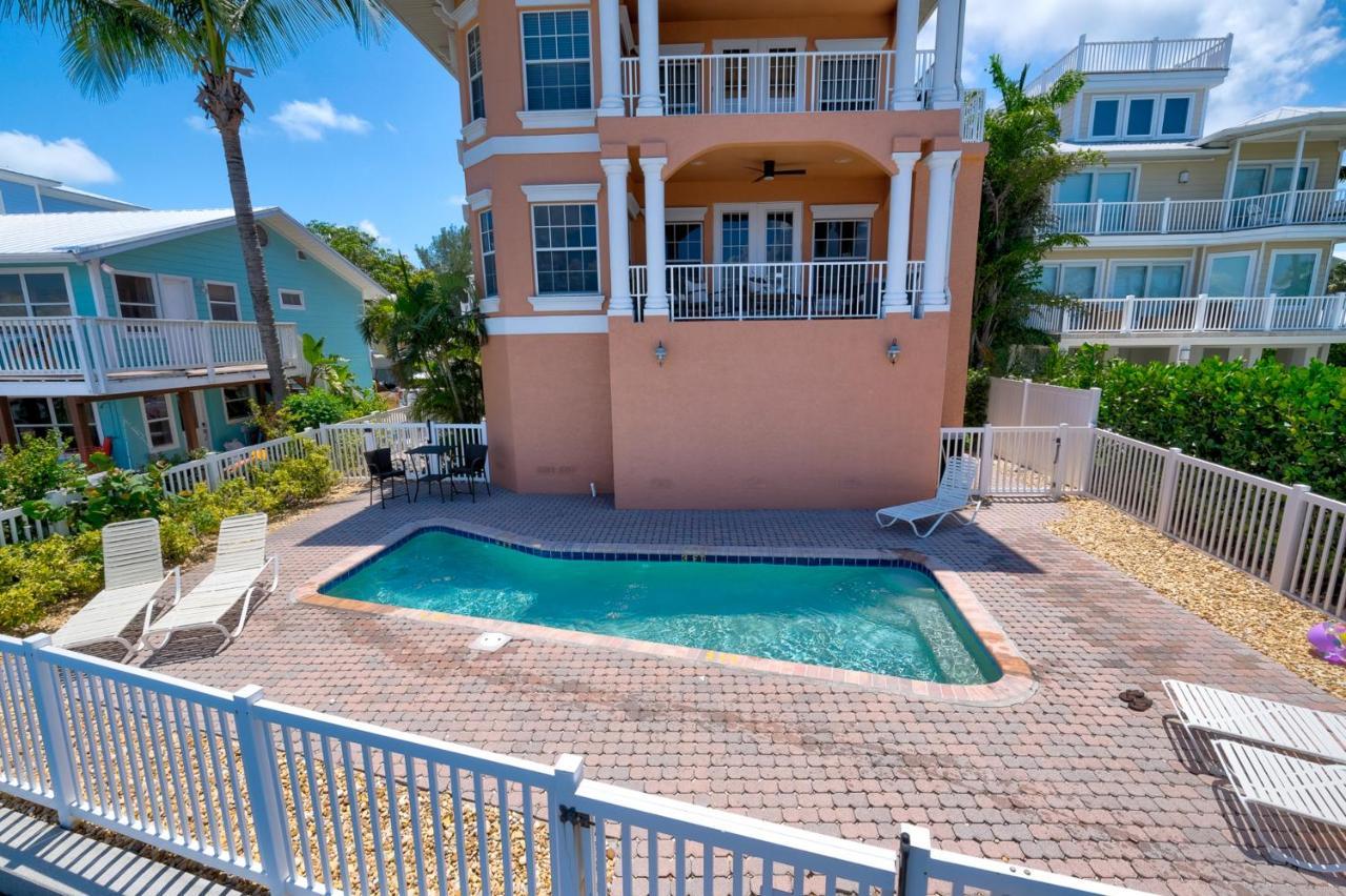 Hibiscus Hideaway Condo Walk To Historic Bridge St 브레이든턴비치 외부 사진