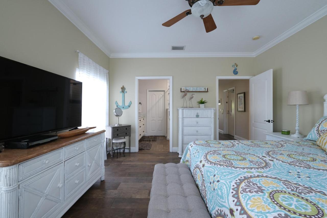 Hibiscus Hideaway Condo Walk To Historic Bridge St 브레이든턴비치 외부 사진